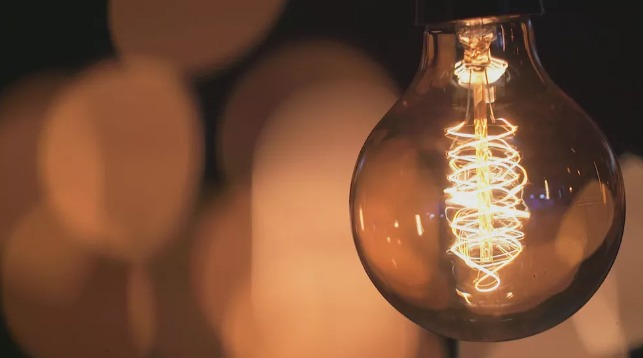 Conta de luz terá queda de 13,4% no Paraná, diz Copel